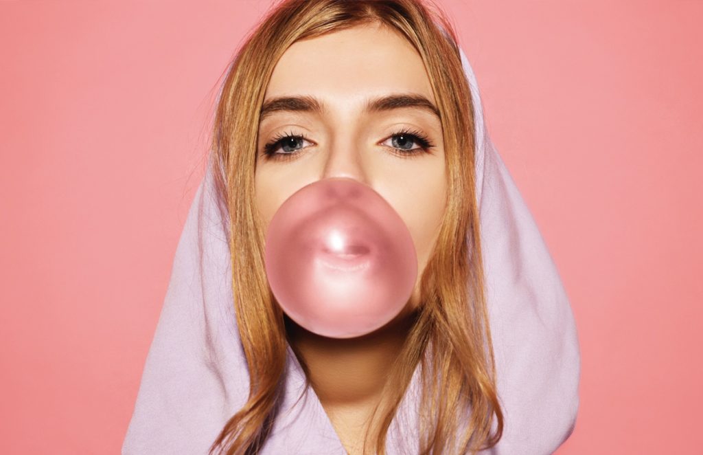 Si estás en este grupo, no deberías masticar chicle