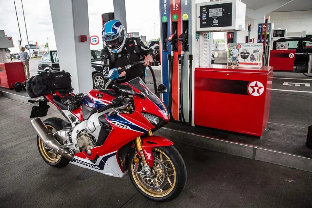 Trucos para ahorrar en gasolina y no dejarte el sueldo en el coche 74 Se debe planificar muy bien el viaje