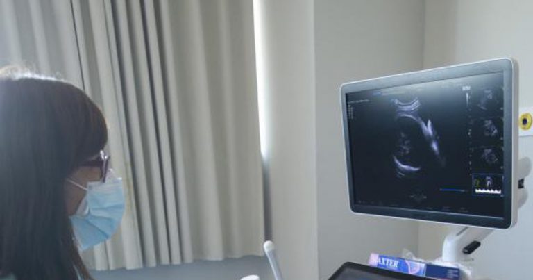 Un juzgado de Orense reconoce el derecho a baja por paternidad a un hombre tras morir su hijo en el parto