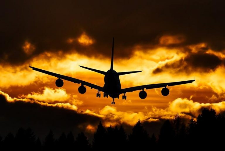 Un nuevo método podría convertir residuos del petróleo en materiales para coches, aviones y naves espaciales