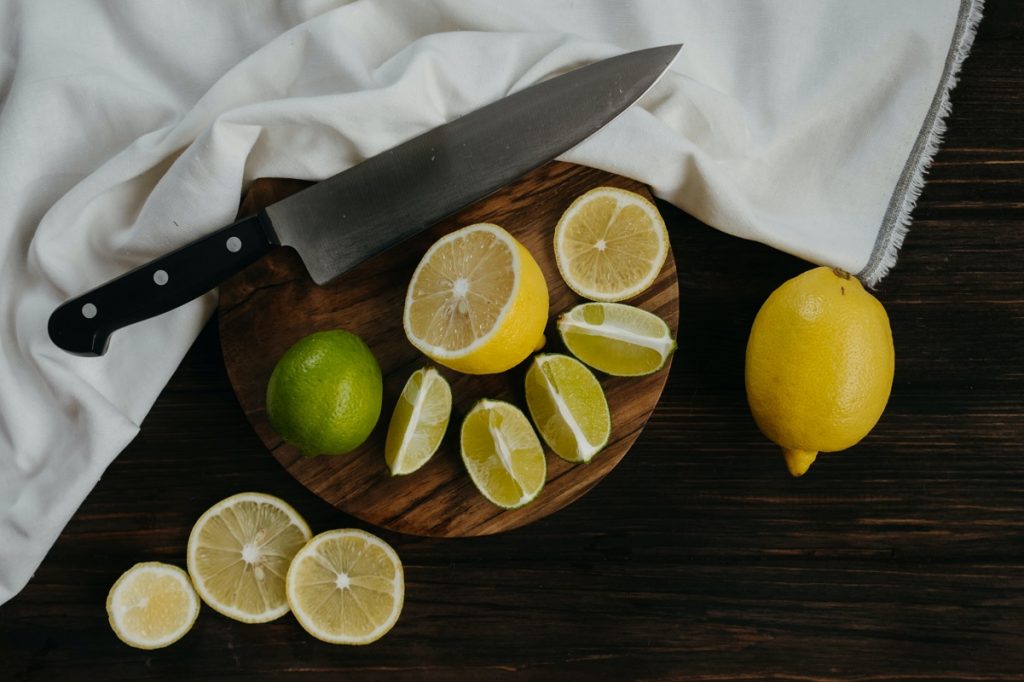 Usos alternativos al limón que no conocías
