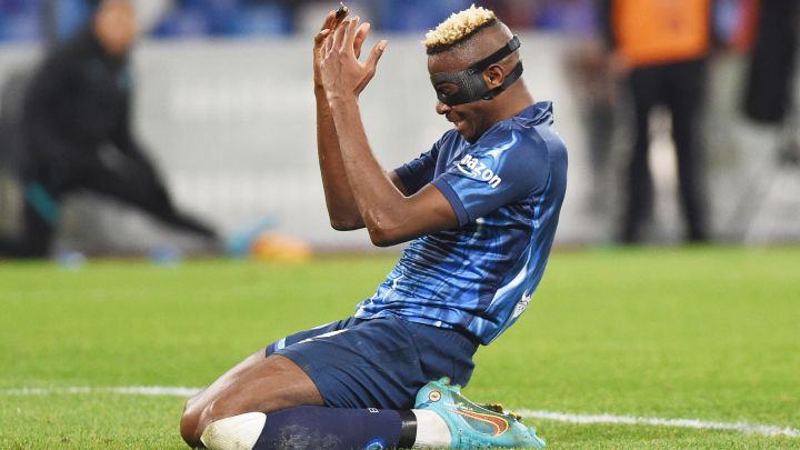 Víctor Osimhen tiende a pasar desapercibido