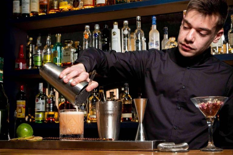 La coctelería se pone de moda en la celebración de eventos privados y empresariales, según ESCOM