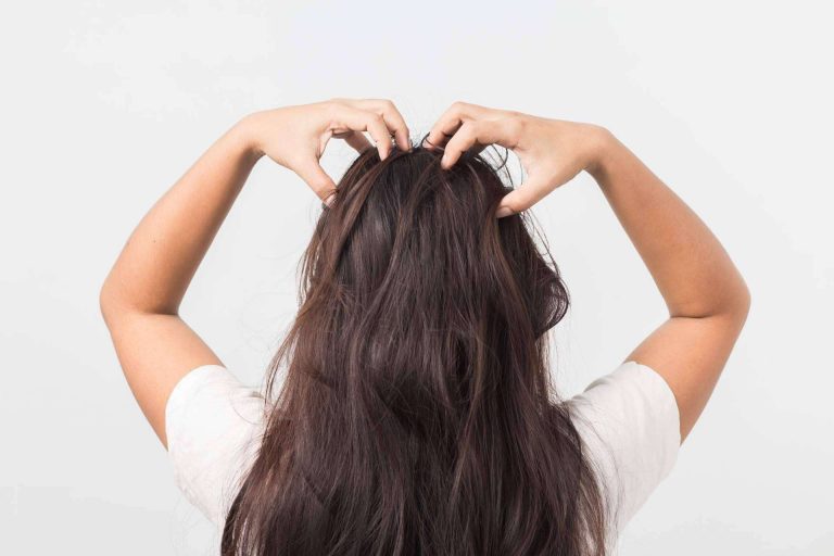 Evitar la caída del cabello y fortalecer los folículos con la solución MHS-Mesohair de DSD de Luxe