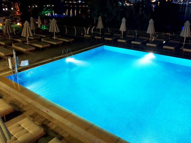 Iluminación para piscinas de la mano de Swimhome