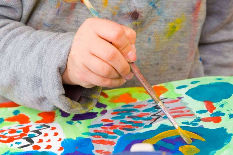 Taller infantil como laboratorio de arte y creatividad en El Taller de la Salamandra