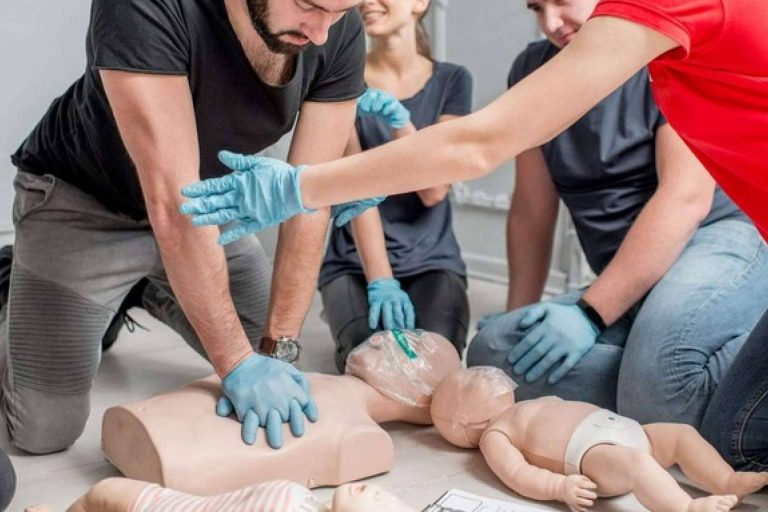 Reanimando ofrece cursos de primeros auxilios para saber cómo actuar ante situaciones de emergencia