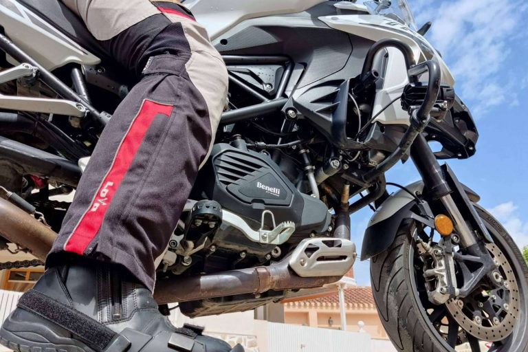 ¿Cómo llegar mejor al suelo con la moto? UPBIKERS