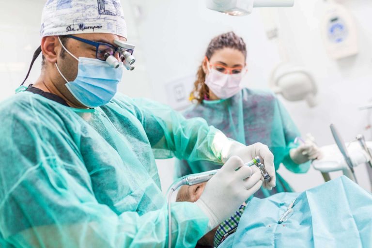 La clínica Dental Implant﻿ologie está especializada en implantes dentales y casos complejos