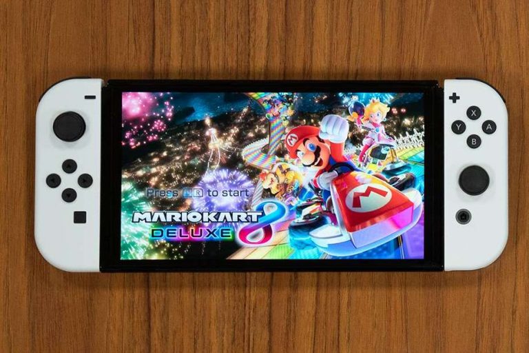 ¿Por qué comprar la Nintendo Switch OLED es más difícil que una PS5?