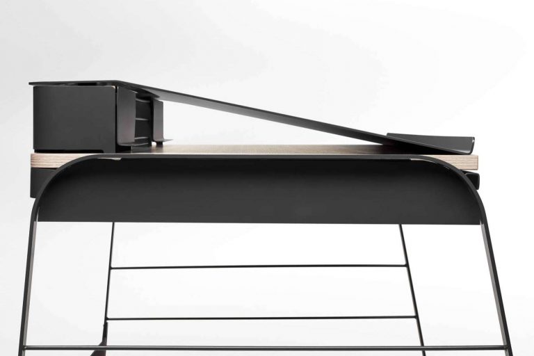 Gauzak diseña Iru, el escritorio para desconectar del trabajo