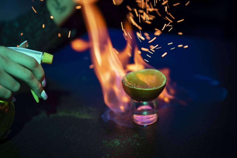 Espit Chupitos Madrid Sol cambia la forma de salir de fiesta en la capital española con sus más de 600 chupitos