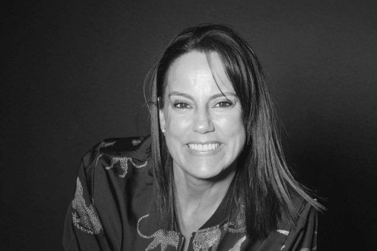 Belén Montero continúa cosechando éxitos con la venta de su primera novela, titulada Cloacas de lujo (Caso Ciru)