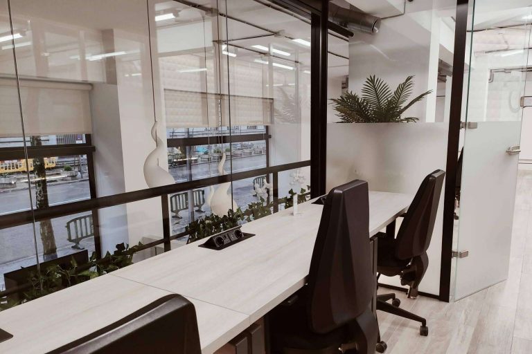 La empresa Coworking Bernabéu dispone también de despachos privados y salas de reunión