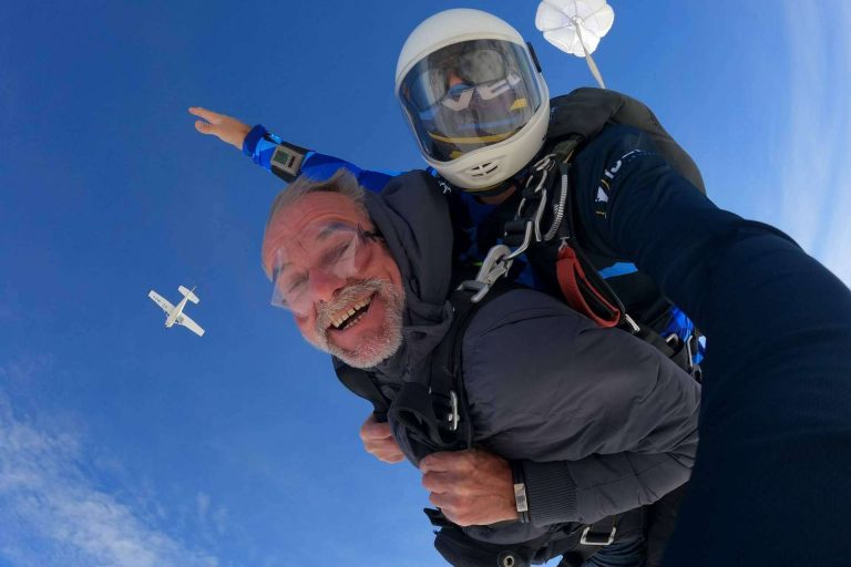 El paracaidismo tándem en Gran Canaria de la mano de iJump es un regalo original que cambia la vida