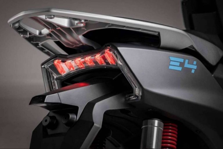 ¿Cuáles son las características de la Lifan E4 1200W doble batería?