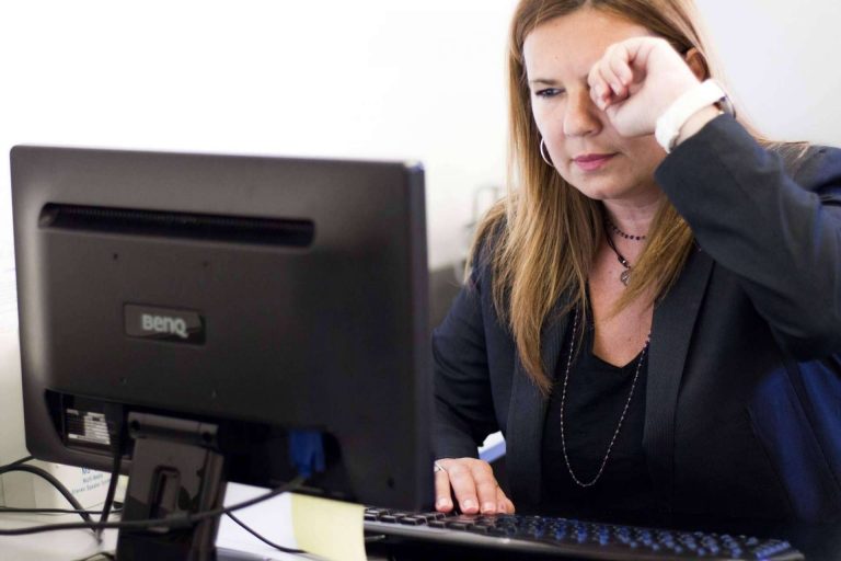 Presbicia o vista cansada. ¿Qué es y cómo solucionarlo?