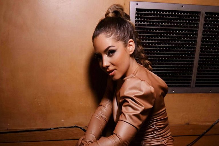 Oh My God, la reciente canción de Adele interpretada en directo por Ina Shai