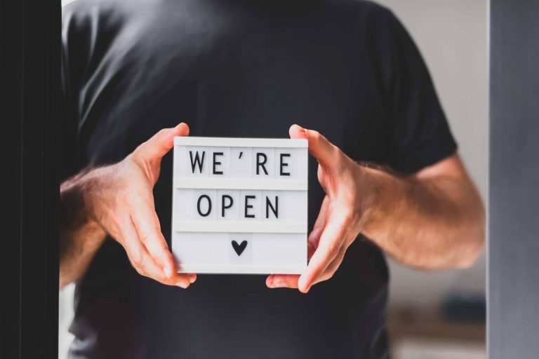 La empresa de soluciones digitales Eprox firma un convenio con la Asociación Nacional para la Digitalización del Comercio Local