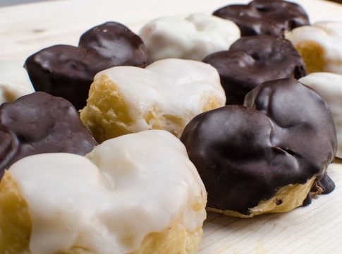 Palmeras de chocolate: el pueblo de España donde se hacen las mejores