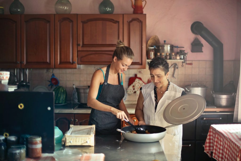 Cómo hacer unas patatas a lo pobre de escándalo en el horno