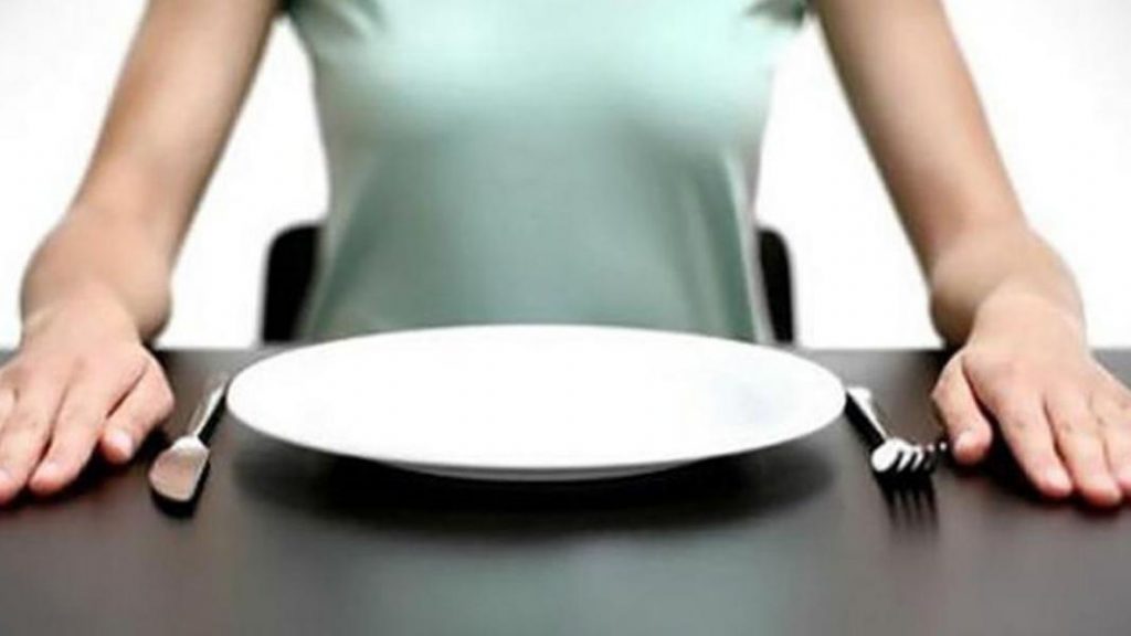 Estos son los hábitos que destrozan tu memoria 121 No desayunar: puede provocar daño neuronal