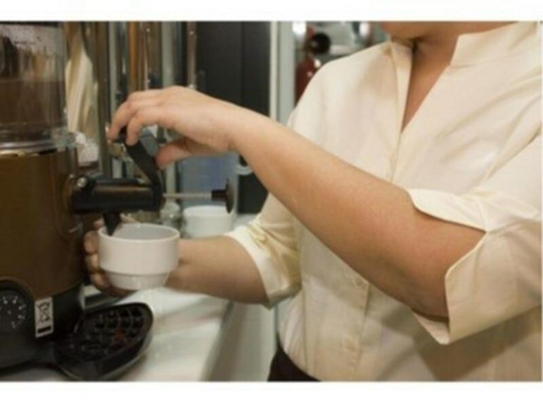 Un estudio revela que la pausa para el café en la oficina influye en la productividad y el estado anímico