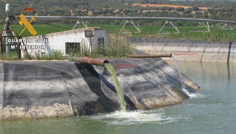 Investigan al propietario de una parcela por extracción masiva de agua del río Guadiana en plena sequía