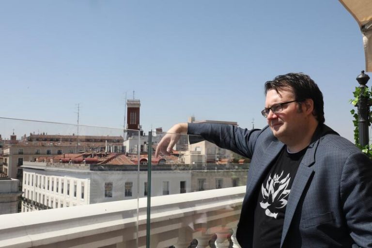 Bandai Namco invita a Brandon Sanderson a colaborar juntos en el futuro