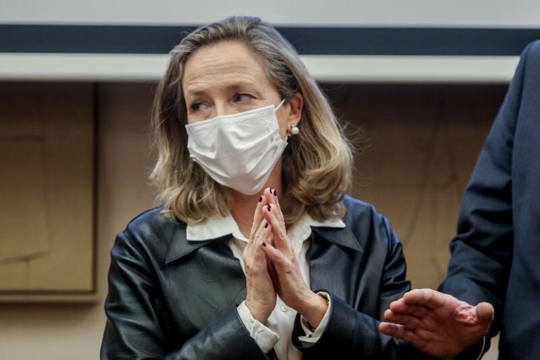 Calviño pide avanzar en un marco de reglas fiscales que responda a los retos actuales