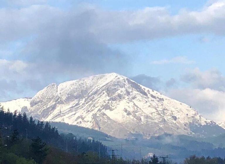 Hoy, riesgo por frío, nieve, lluvia y olas. El tiempo del 5 de abril