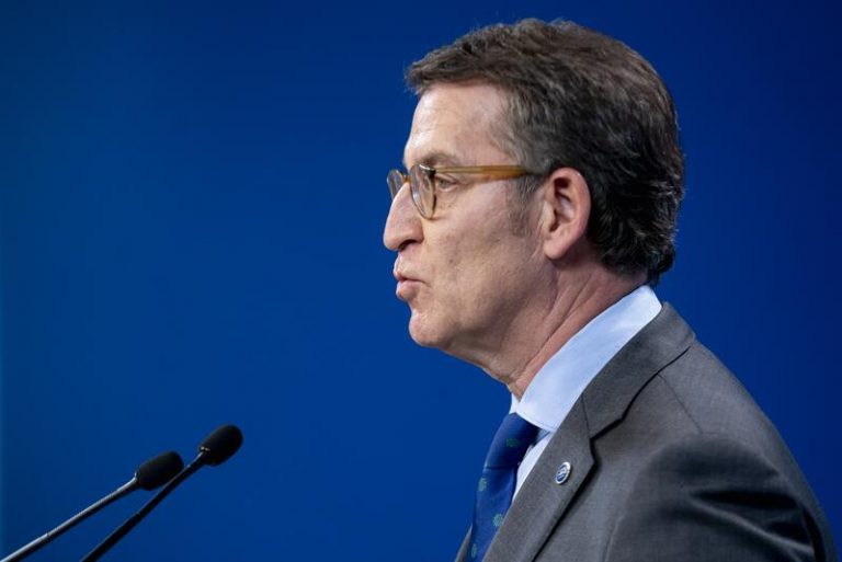 Feijóo defiende la monarquía parlamentaria antes de su audiencia con el Rey