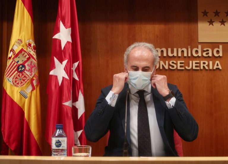 Madrid se felicita del fin de las mascarillas y cree que no es momento para cuarta dosis