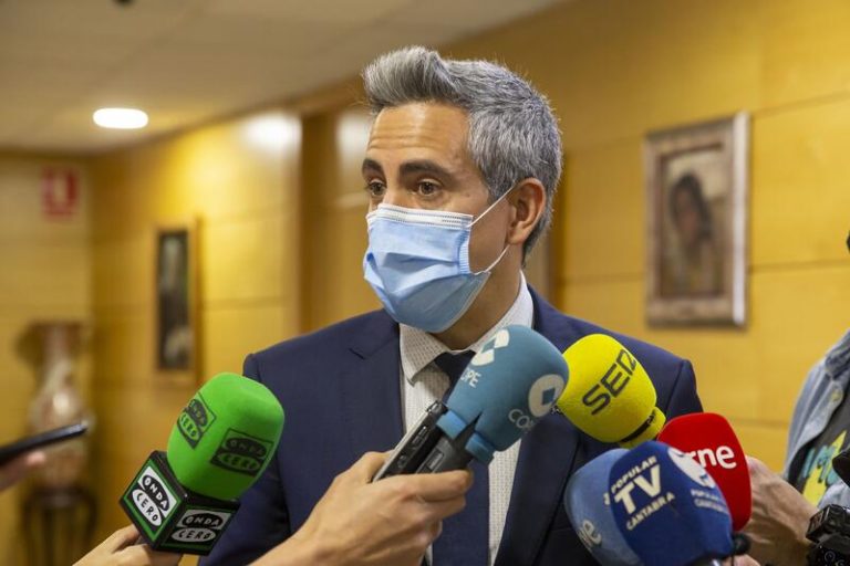PSOE Cantabria dice que su consejera dimitió porque bajar IRPF pone en riesgo las finanzas regionales