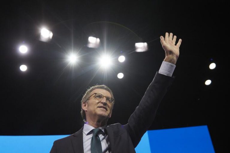 El 'efecto Feijóo' impulsa al PP y recorta a tres puntos la ventaja del PSOE, según el CIS