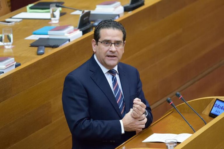 El caso Azud salpica a Bellver (PP), que aparece en una lista de regalos de la trama