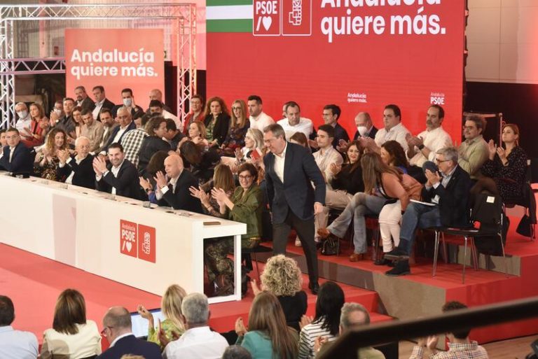 PSOE-A aprueba sus listas electorales con sólo 11 de sus 33 diputados actuales en puestos de salida