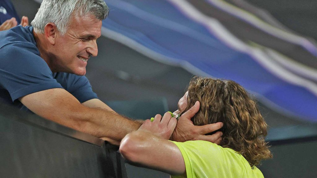 Acusaciones de coger ventaja con su padre