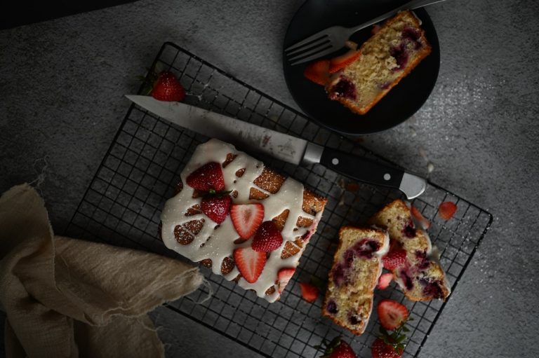Bizcocho de fresas: esta es la forma de ponerlas y que no se quemen