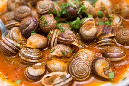 Caracoles a la madrileña: el plato que casi nadie hace y que sale divino