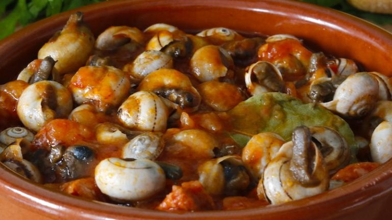 Caracoles a la madrileña: el plato que casi nadie hace y que sale divino