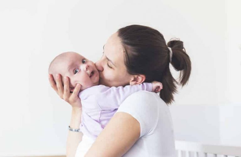 Cómo solicitar la ayuda de madre trabajadora