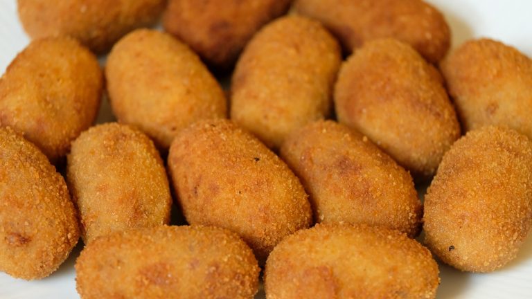 Conchita, la abuela cocinera, revela su receta de croquetas de jamón: 