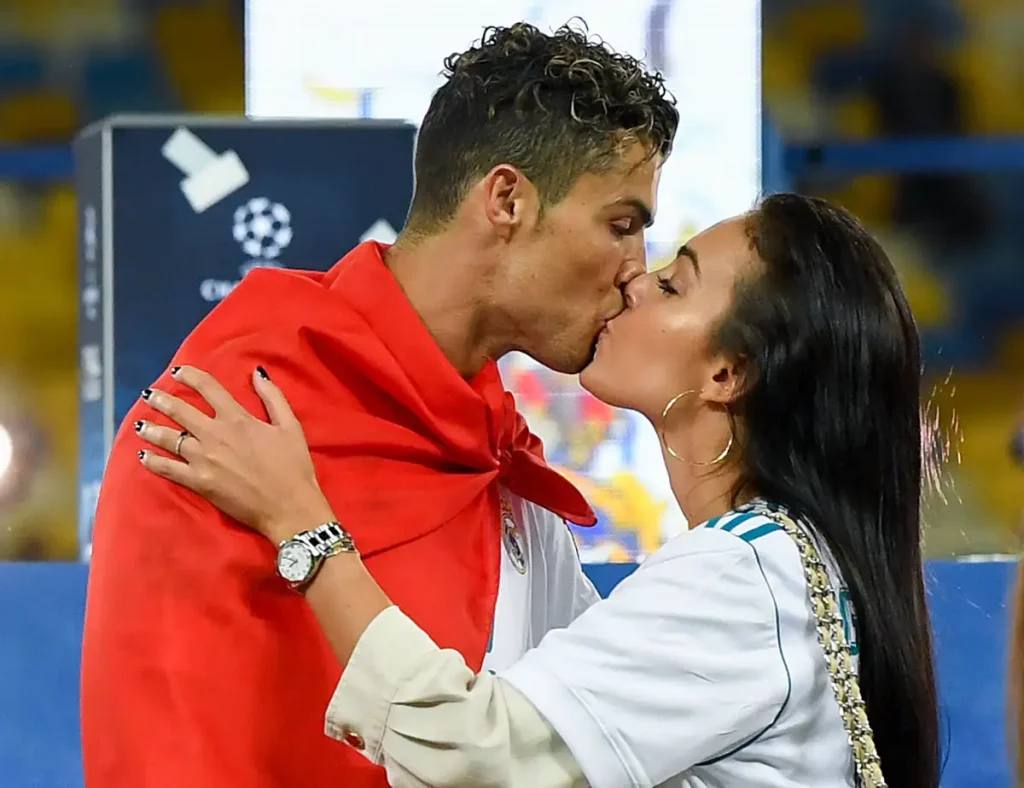 Desde cuándo Cristiano Ronaldo está saliendo con Georgina Rodríguez