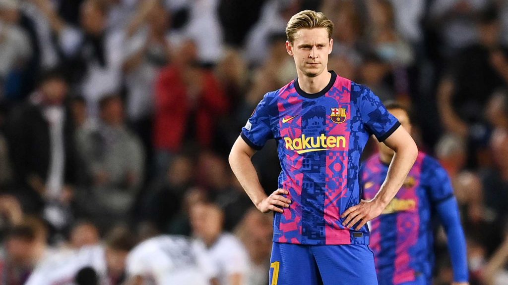 El club quiere tener a Frenkie de Jong para su conveniencia