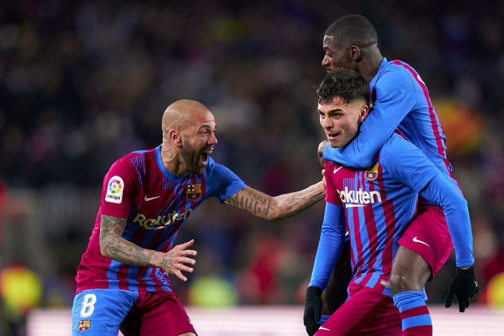 El equipo necesita dos laterales