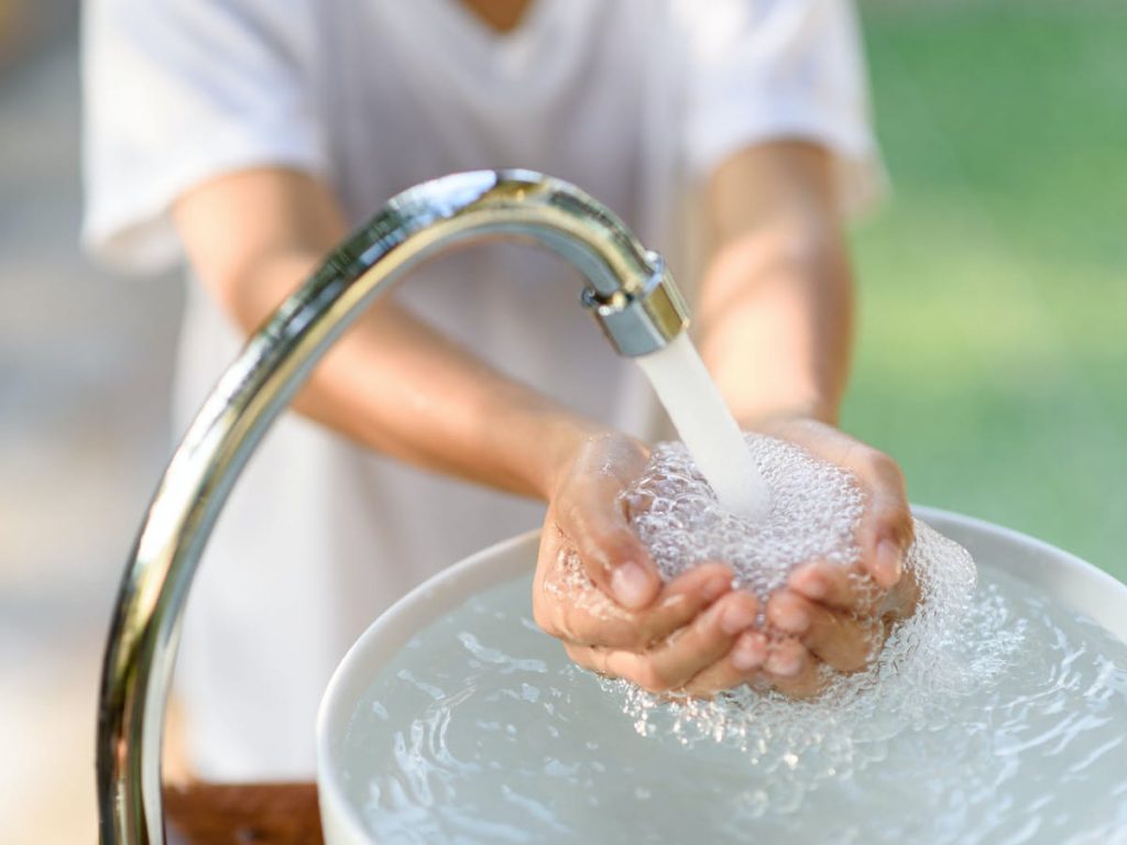 ¿Cómo se distribuye el agua potable?