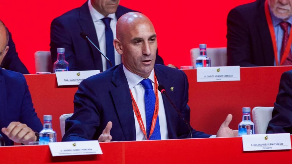 Luis Rubiales habla claro ante los medios