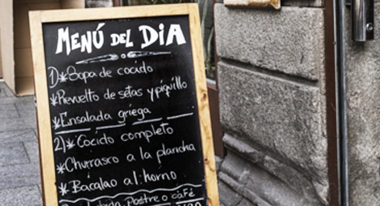 Ya no podrás pedir cerveza o vino en el menú de un bar: la razón