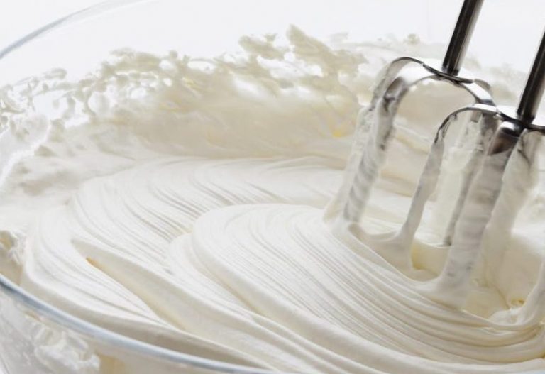 Nata montada: el truco para conseguirla en unos minutos